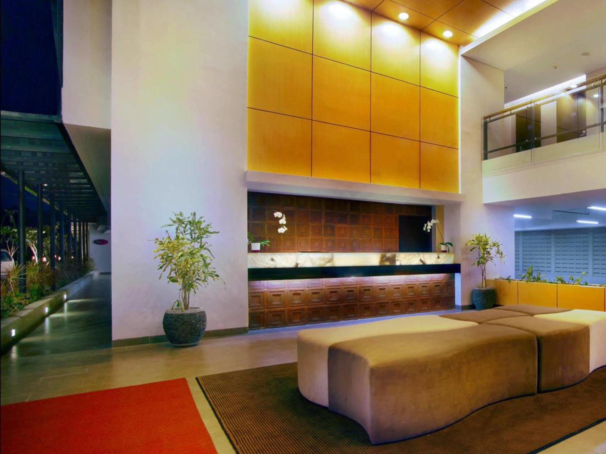 Quest Hotel Kuta By Aston Kültér fotó