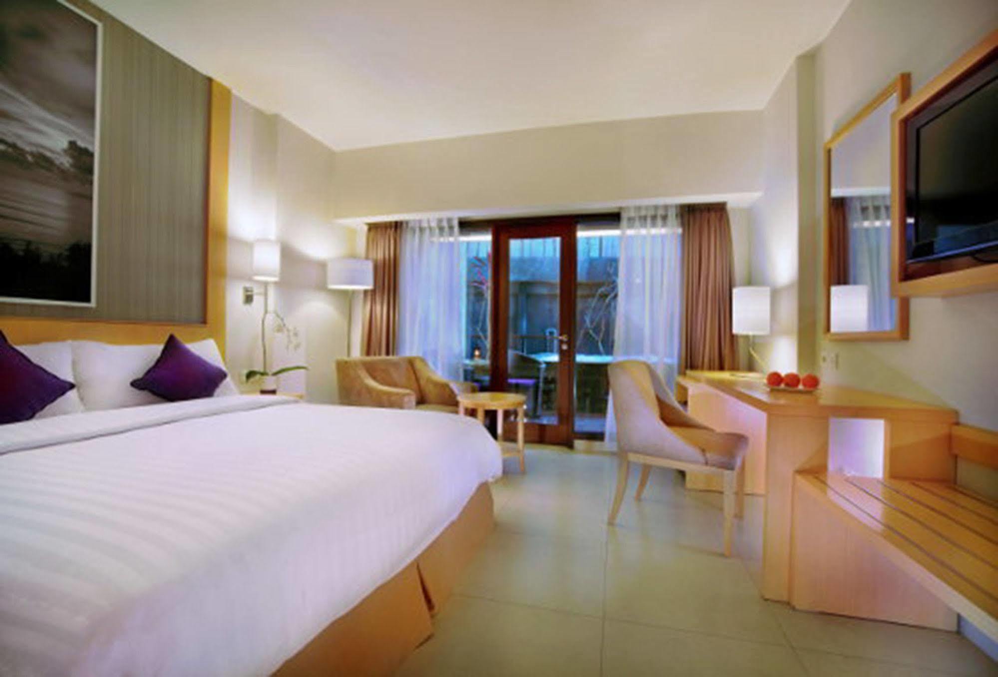 Quest Hotel Kuta By Aston Kültér fotó