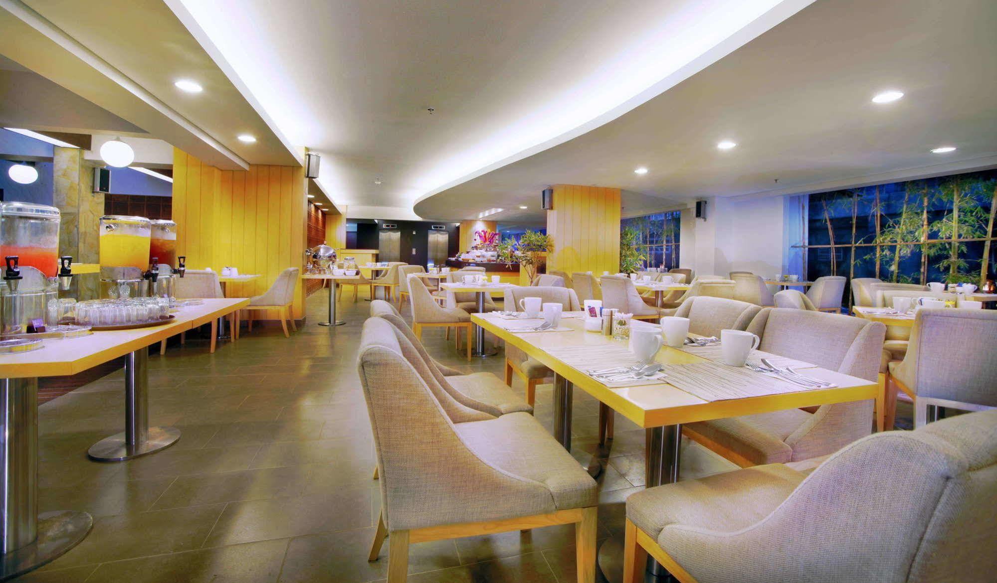 Quest Hotel Kuta By Aston Kültér fotó
